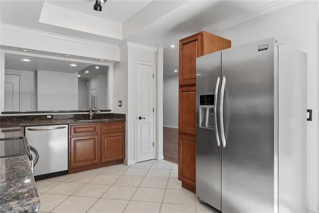 6208 Waterford Boulevard 106, Oklahoma City, OK 73118
