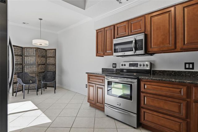 6208 Waterford Boulevard 106, Oklahoma City, OK 73118