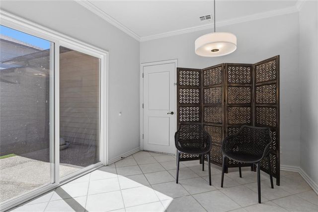 6208 Waterford Boulevard 106, Oklahoma City, OK 73118