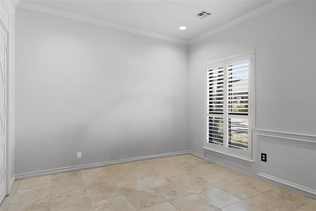 6208 Waterford Boulevard 106, Oklahoma City, OK 73118