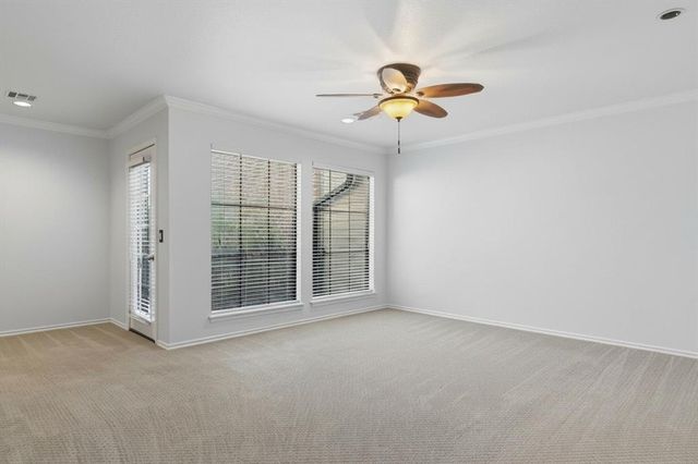 6208 Waterford Boulevard 106, Oklahoma City, OK 73118