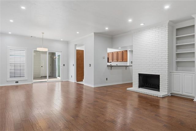 6208 Waterford Boulevard 106, Oklahoma City, OK 73118