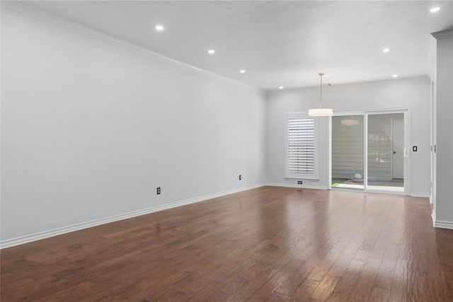 6208 Waterford Boulevard 106, Oklahoma City, OK 73118