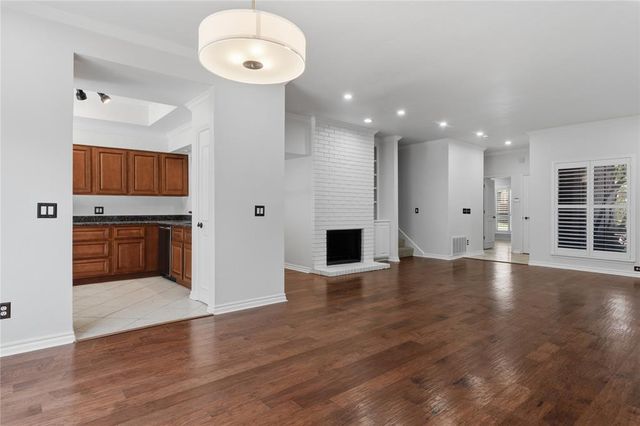 6208 Waterford Boulevard 106, Oklahoma City, OK 73118