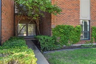 6208 Waterford Boulevard 106, Oklahoma City, OK 73118