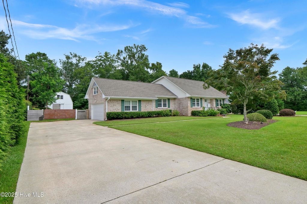 229 Bretonshire Road, Wilmington, NC 28405