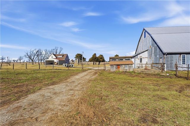 36319 W 215th Street, Edgerton, KS 66021