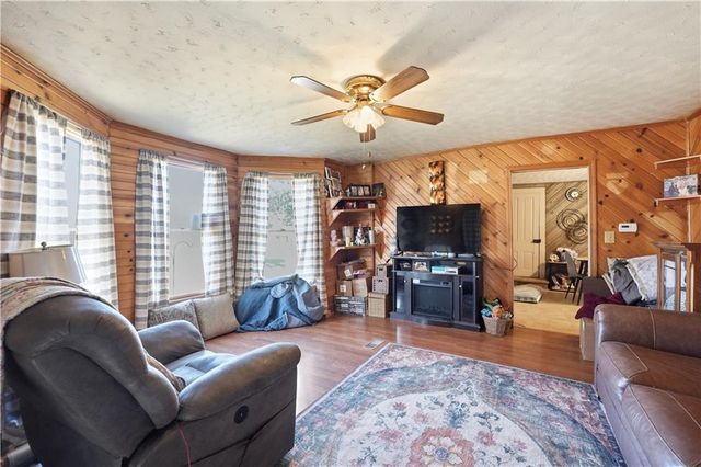 36319 W 215th Street, Edgerton, KS 66021