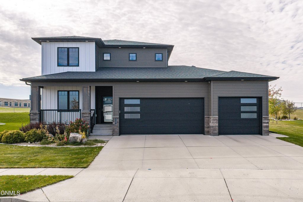5510 Mica Drive, Bismarck, ND 58503 photo 2