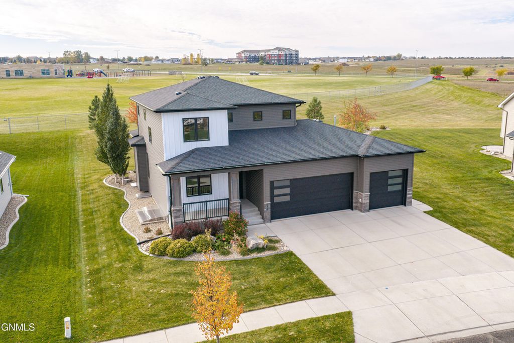 5510 Mica Drive, Bismarck, ND 58503 photo 3