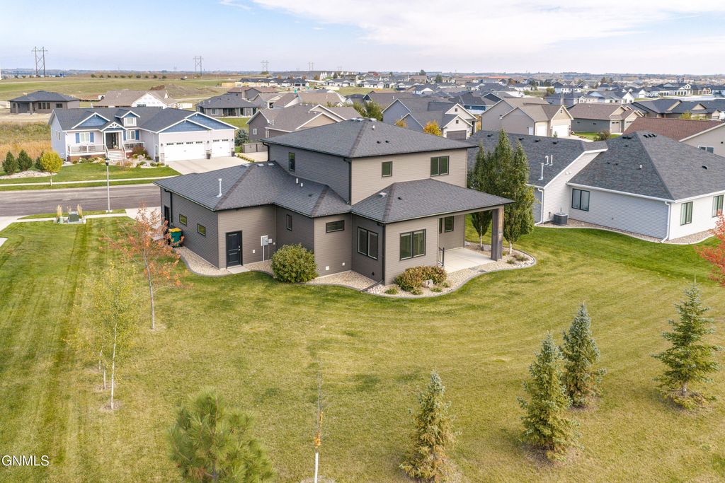 5510 Mica Drive, Bismarck, ND 58503 photo 5