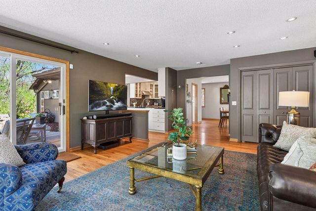 11608 Live Oak Drive, Minnetonka, MN 55305