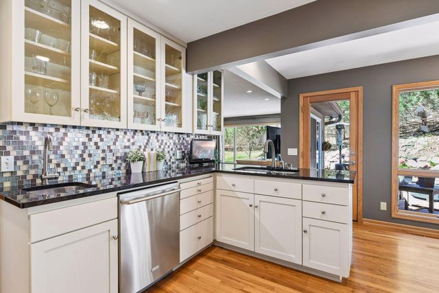 11608 Live Oak Drive, Minnetonka, MN 55305