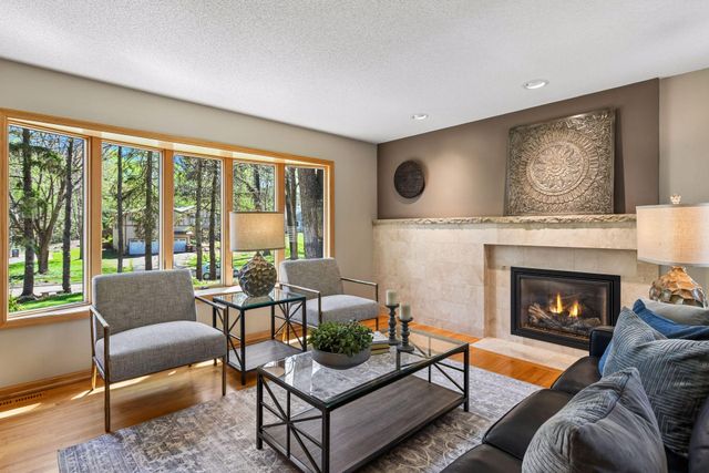 11608 Live Oak Drive, Minnetonka, MN 55305