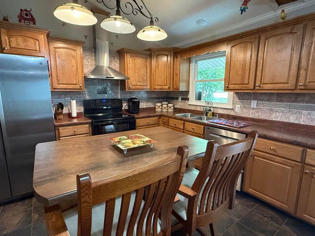 341 Godsey Avenue, Whitley City, KY 42653