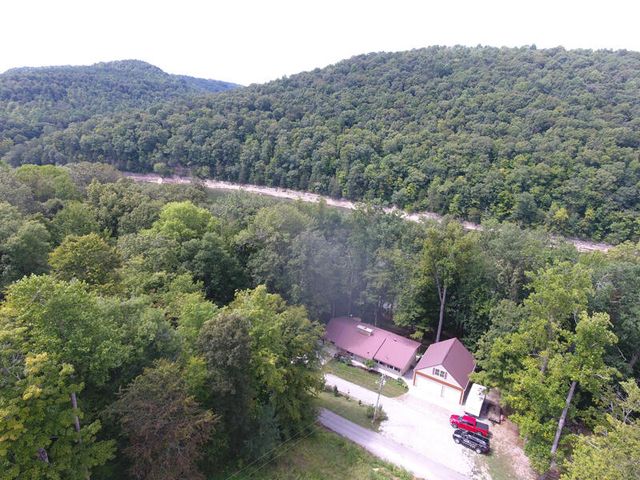 341 Godsey Avenue, Whitley City, KY 42653