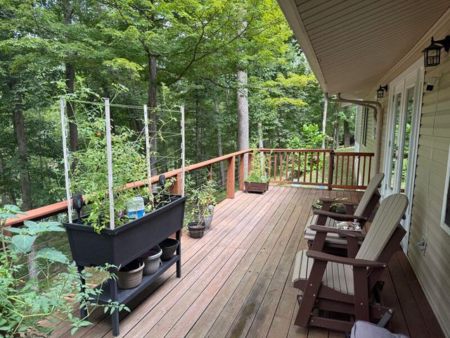 341 Godsey Avenue, Whitley City, KY 42653