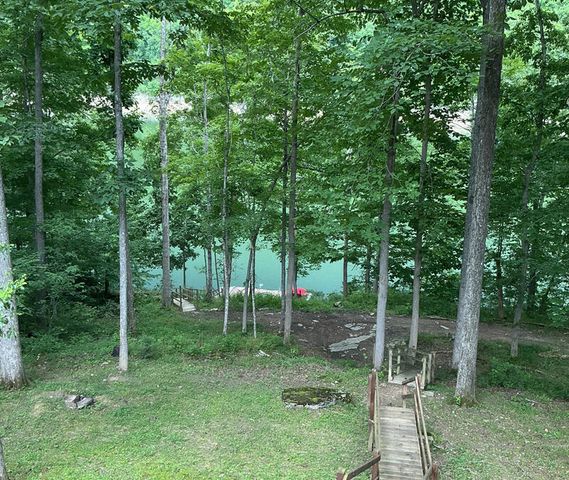 341 Godsey Avenue, Whitley City, KY 42653