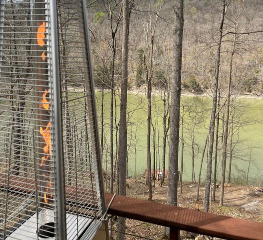 341 Godsey Avenue, Whitley City, KY 42653