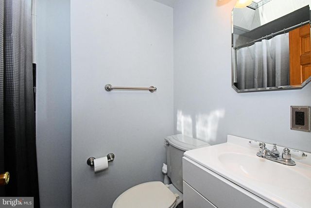 1302 REDWOOD LN, Norristown, PA 19401