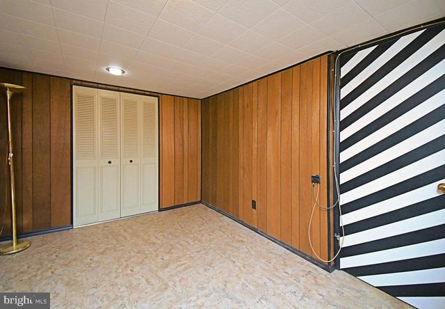 1302 REDWOOD LN, Norristown, PA 19401