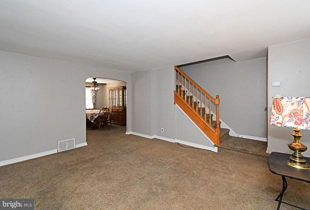 1302 REDWOOD LN, Norristown, PA 19401