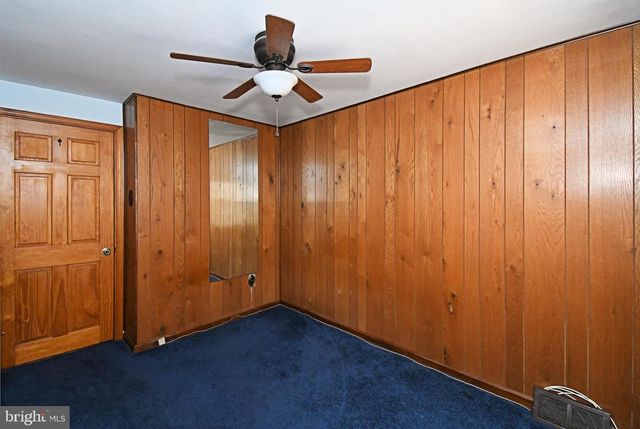 1302 REDWOOD LN, Norristown, PA 19401