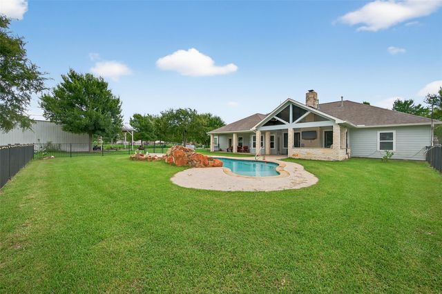 1213 Dyann Drive, Wharton, TX 77488