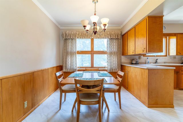 635 Alpine Drive, Waterloo, IA 50702