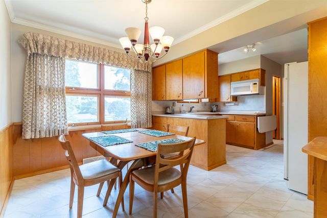 635 Alpine Drive, Waterloo, IA 50702