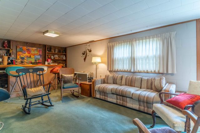 635 Alpine Drive, Waterloo, IA 50702