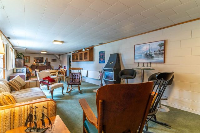 635 Alpine Drive, Waterloo, IA 50702