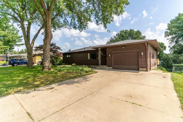635 Alpine Drive, Waterloo, IA 50702