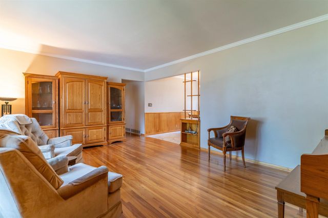 635 Alpine Drive, Waterloo, IA 50702