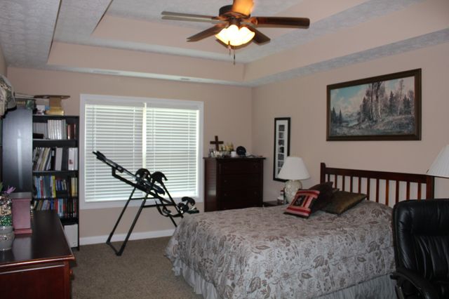 1512 Hattie Ln, Clarksville, TN 37042