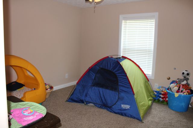 1512 Hattie Ln, Clarksville, TN 37042