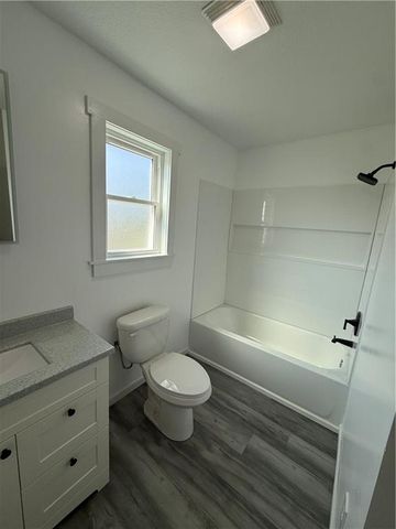 112 Westwood Drive, Gallatin, MO 64640