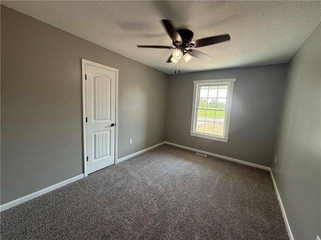 112 Westwood Drive, Gallatin, MO 64640