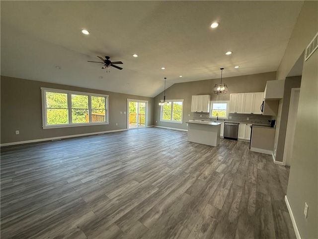 112 Westwood Drive, Gallatin, MO 64640