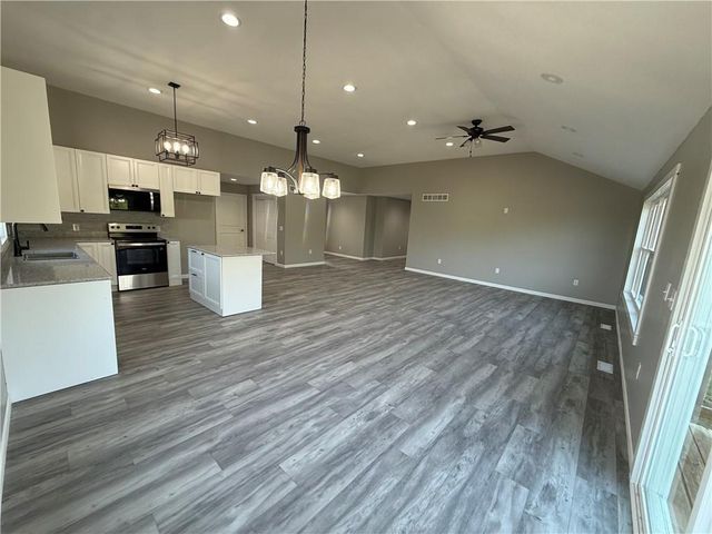 112 Westwood Drive, Gallatin, MO 64640