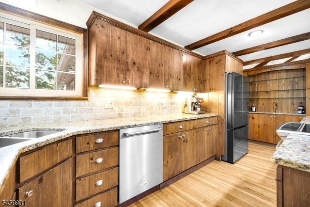 248 Johnston Dr, Watchung Boro, NJ 07069