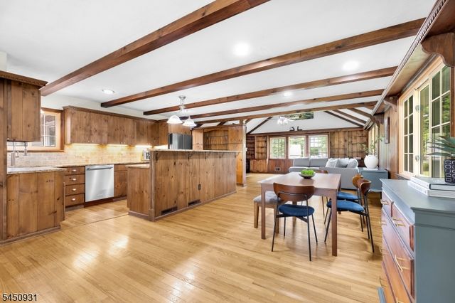 248 Johnston Dr, Watchung Boro, NJ 07069