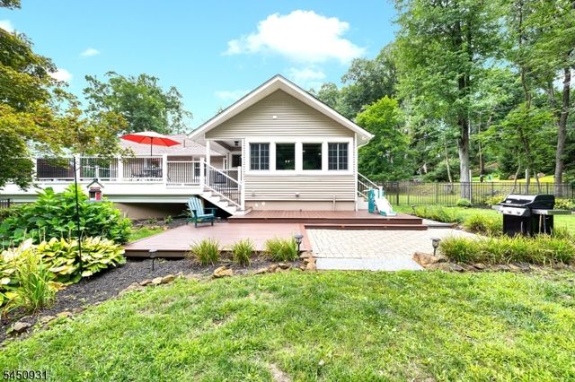 248 Johnston Dr, Watchung Boro, NJ 07069
