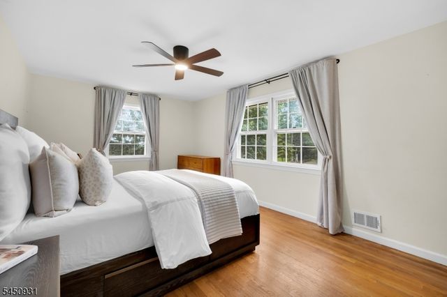 248 Johnston Dr, Watchung Boro, NJ 07069