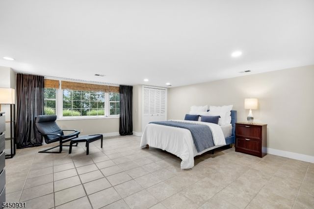 248 Johnston Dr, Watchung Boro, NJ 07069