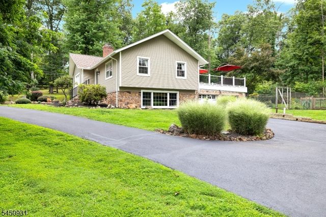 248 Johnston Dr, Watchung Boro, NJ 07069