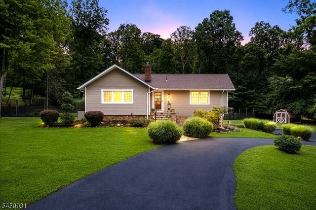 248 Johnston Dr, Watchung Boro, NJ 07069