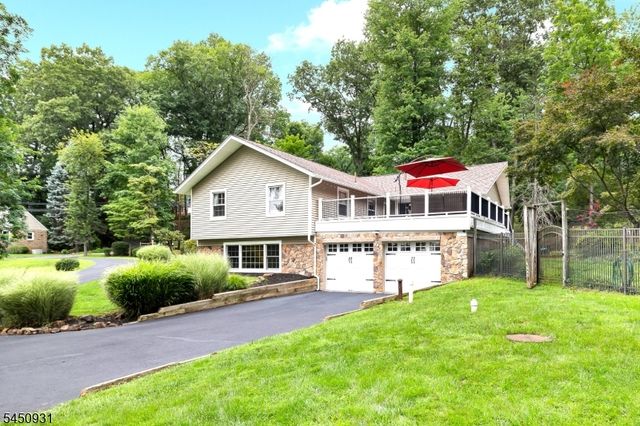 248 Johnston Dr, Watchung Boro, NJ 07069