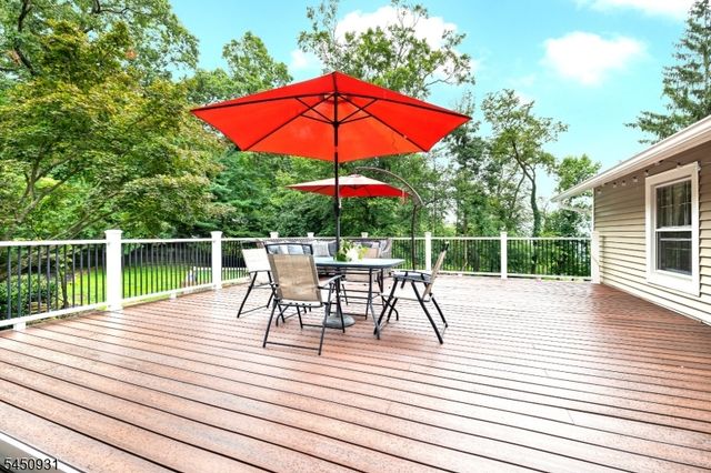 248 Johnston Dr, Watchung Boro, NJ 07069