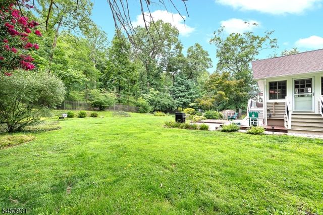 248 Johnston Dr, Watchung Boro, NJ 07069